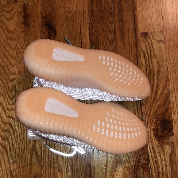 Yeezy Boost 350 V2 - Picture 5 of 9